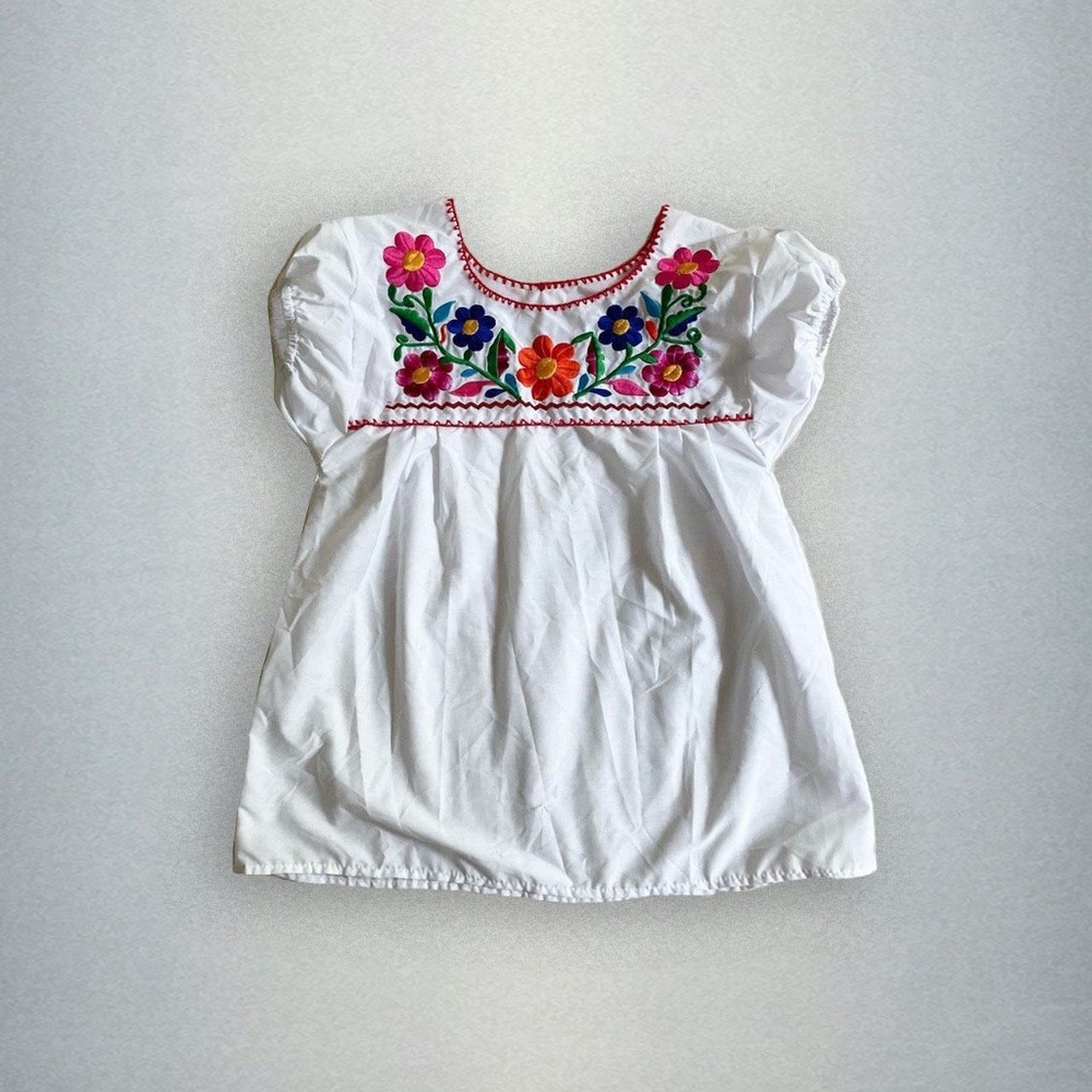 Super Cute Embroidered peasant top from Mexico!